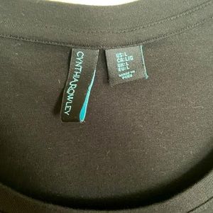 Fitted black T-shirt